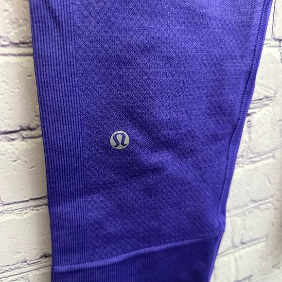 Lululemon Purple Cropped Knee Length Athletic Leggings 8 Workout Athleisure - Picture 7 of 8